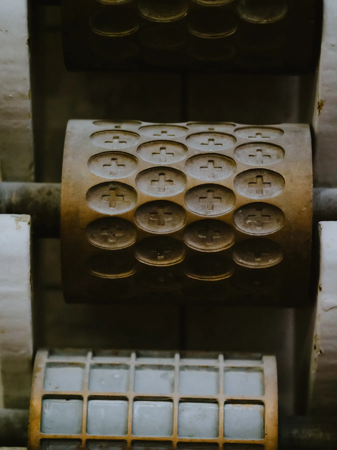 Historische Prägeeisen aus der Gründerzeit — noch heute in der täglichen Produktion im Einsatz